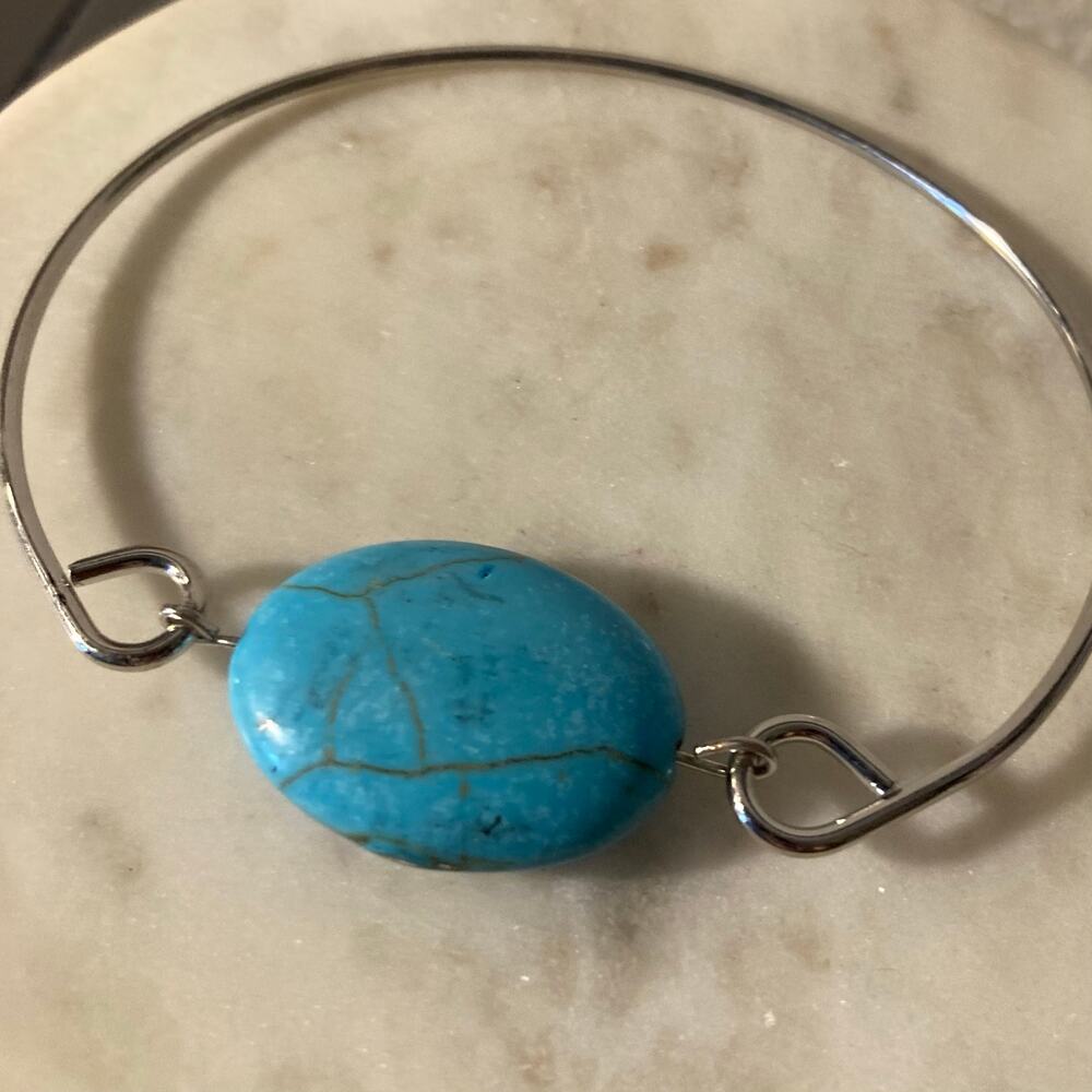 Bangle bracelet turquoise colored bead
